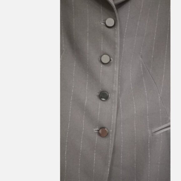 Tahari Tuxedo Style Blazer Sz 2 Black Pinstripe 4 Button Red Satin Lined - Picture 5 of 13